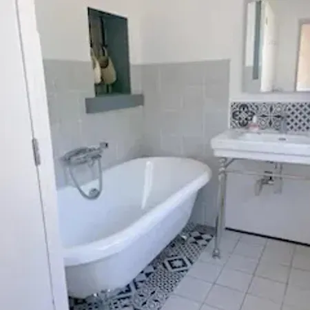 Maison Spacieuse A Proche Du Centre Avec Jardin Mérignac